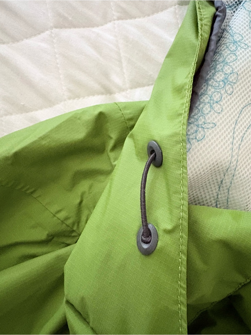 Columbia Titanium Green Waterproof Hooded
Rain Jacket Small - Picture 13 of 16